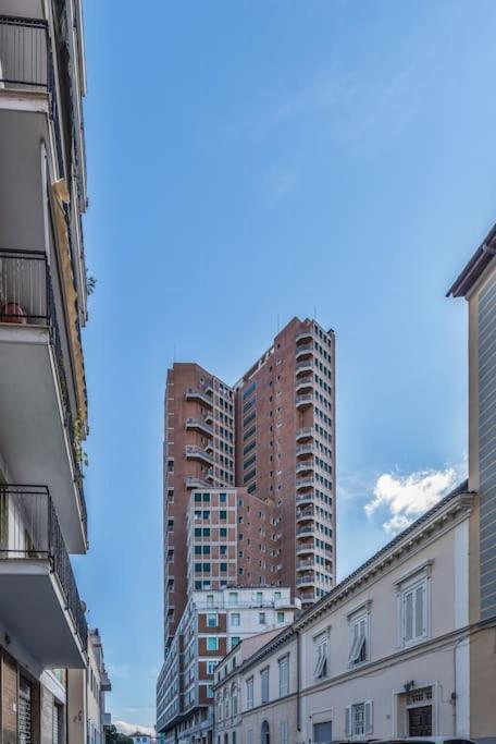 Апартаменты Attico Con Vista Panoramica Ливорно Экстерьер фото